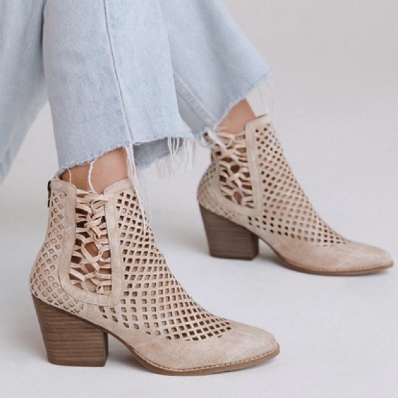 White Lattice Bootie - Picture 4 of 6